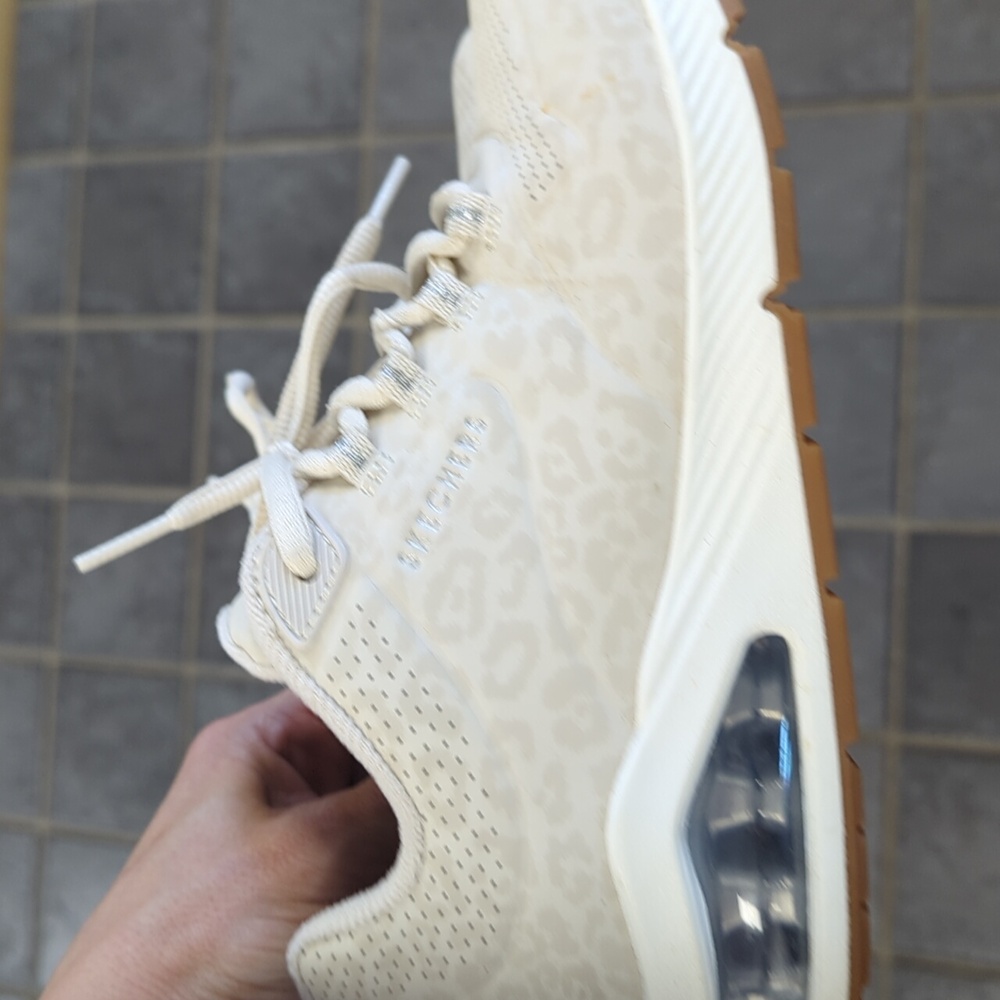 Sketchers woman's 6.5 cream leopard print sneakers - Picture 6 of 8